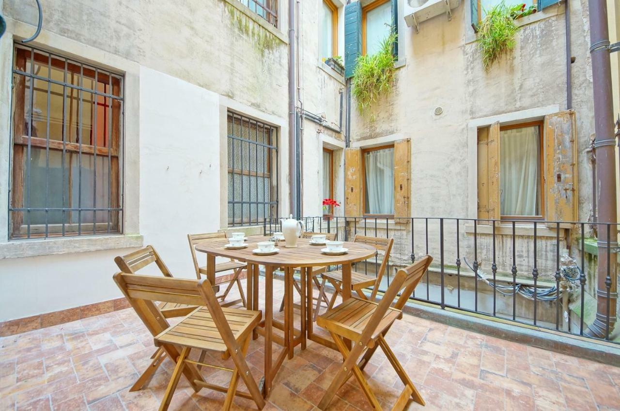 Dolcevita Apartments N 374 Venesia Bagian luar foto